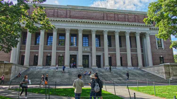 Harvard Scholarships and Acceptance Rate for International Students 1